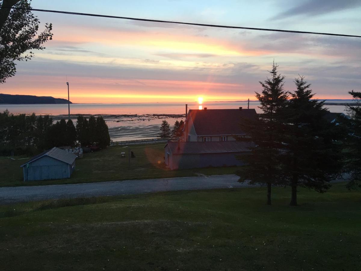 Les Chalets De La Colline Inc Baie-Sainte-Catherine Exteriér fotografie