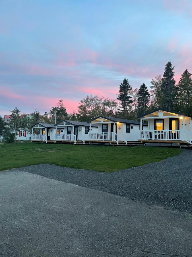 Les Chalets De La Colline Inc Baie-Sainte-Catherine Exteriér fotografie
