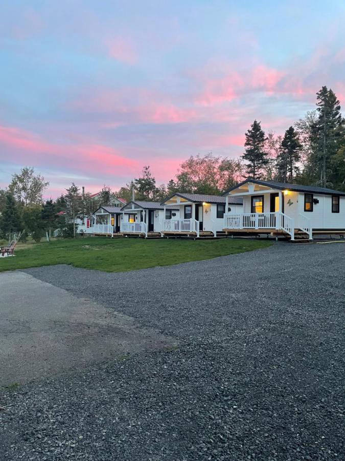 Les Chalets De La Colline Inc Baie-Sainte-Catherine Exteriér fotografie